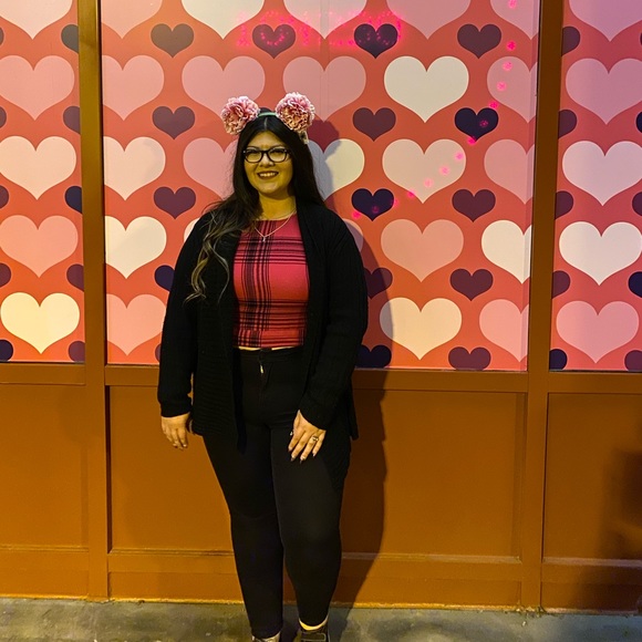 Meet your Posher, Alexis - Picture 1 of 1